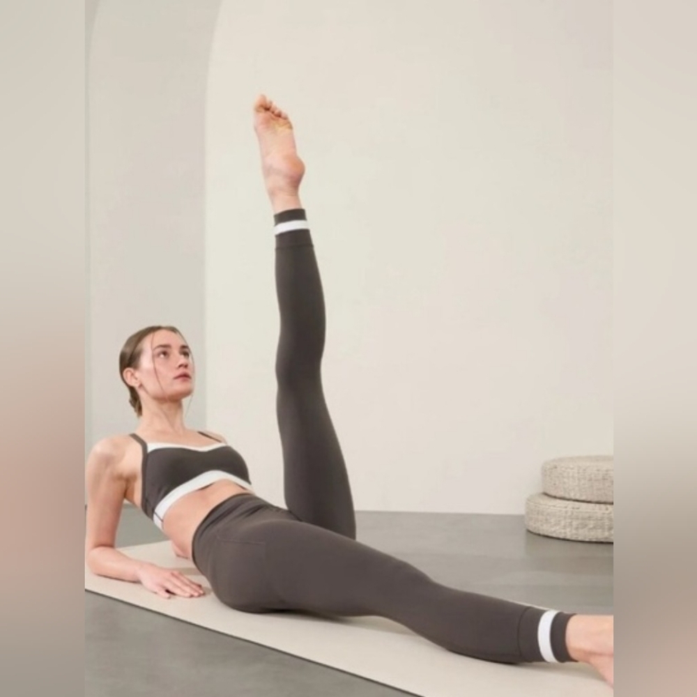 🧘 NWT Athleta Salutation Stash High Rise 7/8 Legging, Size XL, Shale/White
